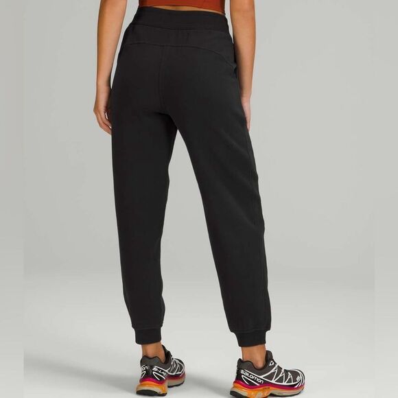 Lululemon Scuba Jogger - size 2 - Picture 7 of 7